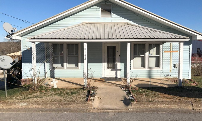 Eminence House | Unbeatable convenience in amazing Eminence!