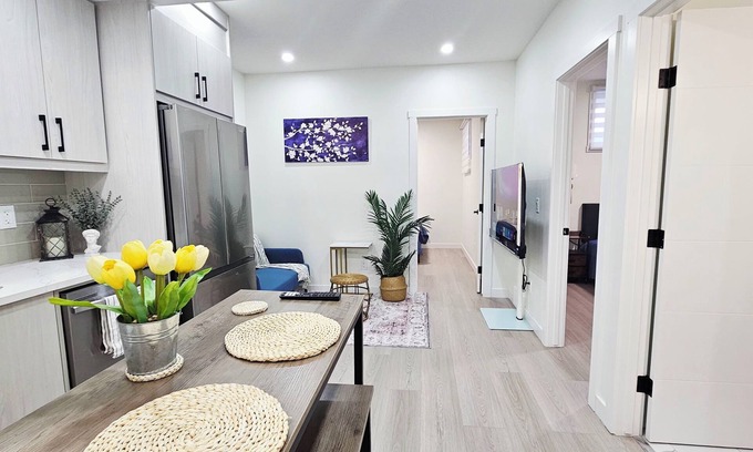 Calgary House | Unbeatable Location:n🚶♀️4 min walk: Costco, Walmart & East Hills Shopping Mall