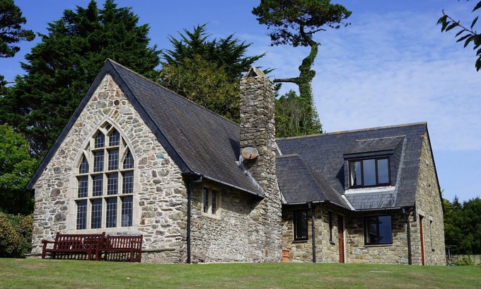 Looe House | Unbelievable sea views/4 bedrooms/sleeps 10/beach access/Free Parking,