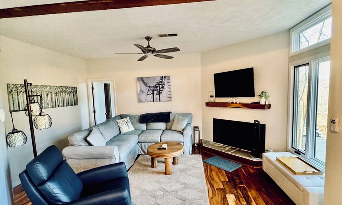 Nellysford Condo | Uncork and Unwind ! Perfect Mountain Retreat at Wintergreen Resort !