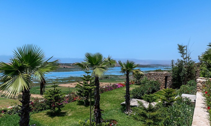 Oualidia Bed & Breakfast | Une Belle Suite Avec Terrasse et vue Directe sur la mer