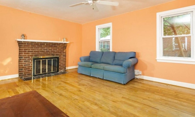 Berwyn House | UNFURNISHED Spacious 5-bedroom house in College Park with AC