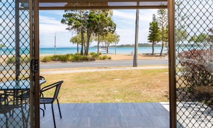 Woorim Apartment | Uninterruped Waterviews