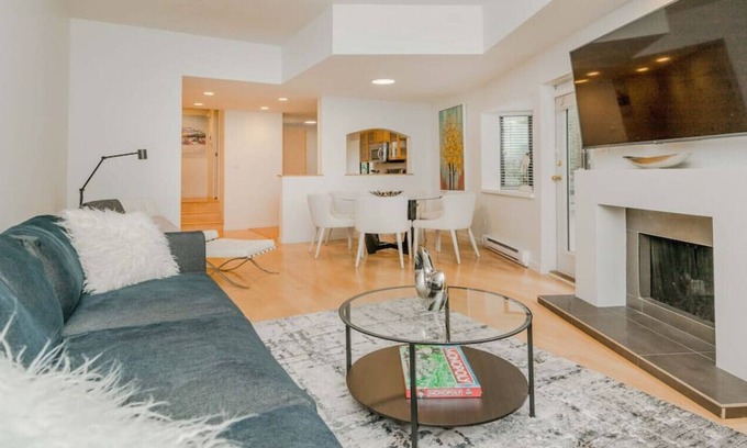 Fairview Apartment | Unique 2 Bedroom Vancouver Condo