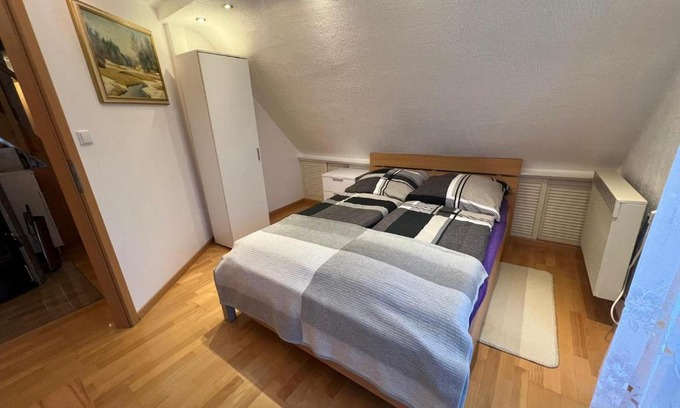 Korntal-Munchigan Apartment | Unique: 3 Zimmer Apartment in Korntal-Münchingen