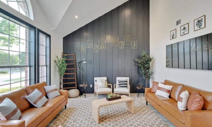 Dallas Villa | Unique 5BR Mountain View W Pool, Fire Pit, 16 Ppl