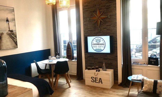 Cherbourg-en-Cotentin Apartment | Unique and stylish in the ❤️ of Cherbourg