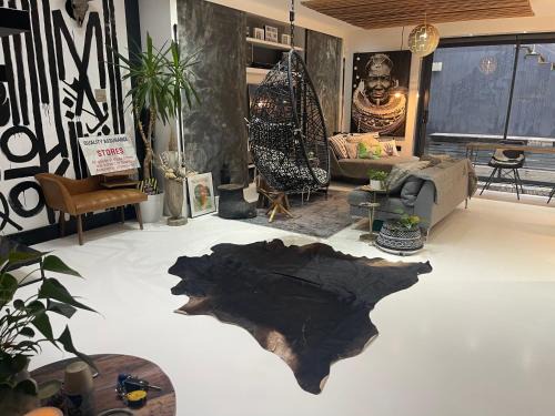 Caterham House | Unique and Artsy Holiday Shared Home