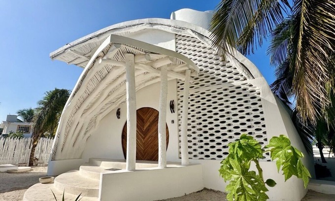 San Crisanto Villa | Unique Beachfront Casa Kyma, Pool, BBQ, Private Beach, San Crisanto, Yucatan