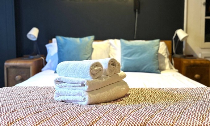 Bristol Apartment | Unique Clifton apartment on historic crescent