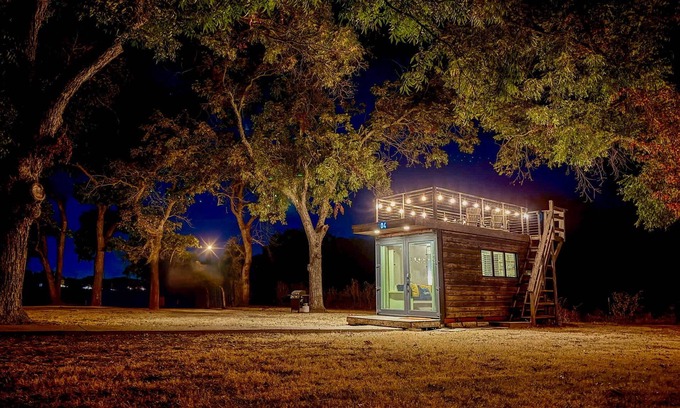 Waco Cabin | Unique Container Home with Rooftop Deck