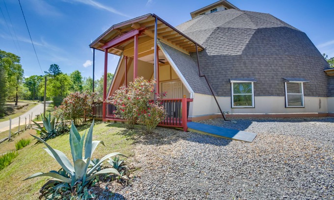 Kokomo House | Unique Country Getaway in Angie w/Covered Patio!