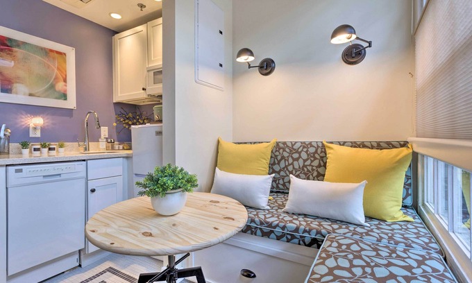 Downtown Apartment | Unique & Cozy Downtown Studio in Historic Mall!
