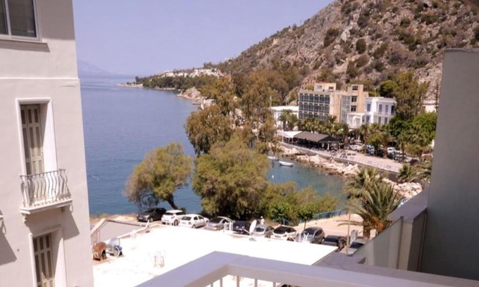 Loutraki-Agioi Theodoroi Apartment | Unique & cozy seaview apartment.