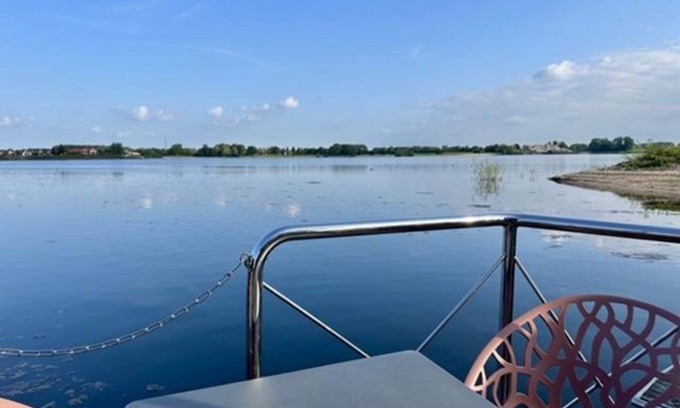 Lathum House | Unique experience on the water.