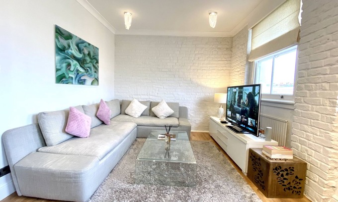 Queen's Gate Apartment | *Unique Flat in South Kensington/Super King bed*