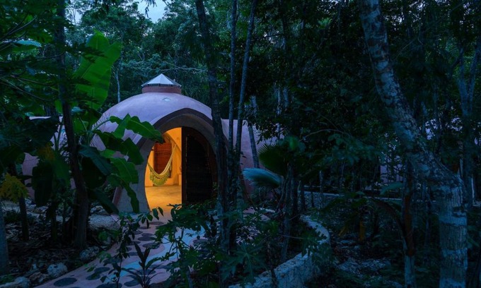 Soliman Bay Apartment | Unique Jungle Dome Ha with Kitchen