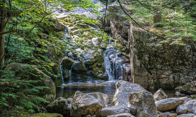 Chatham House | Unique Off-grid stay in the heart of the White Mountain National Forest
