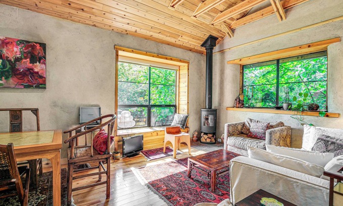 Southgate House | Unique & Serene Retreat, 7 Mi to Downtown Portland