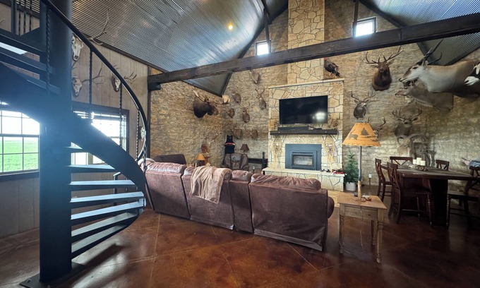 Ponca City House | Unique space, countryside.