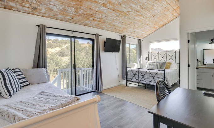 Alpine House | Unique Stay: Alpine 'Mariposa Farmhouse' w/Views!