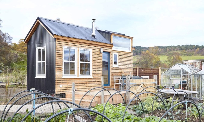 Ballater House | Unique tiny house with wood fired roll top bath in heart of the Cairngorms