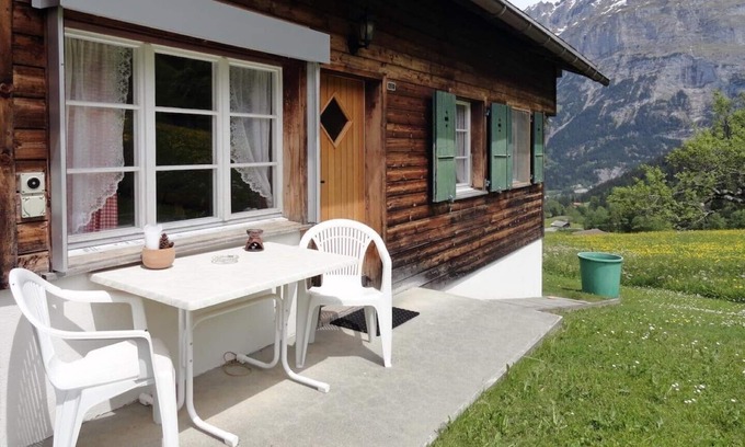 Grindelwald Apartment | Unique view of the Eiger Mönch and the surrounding mountains