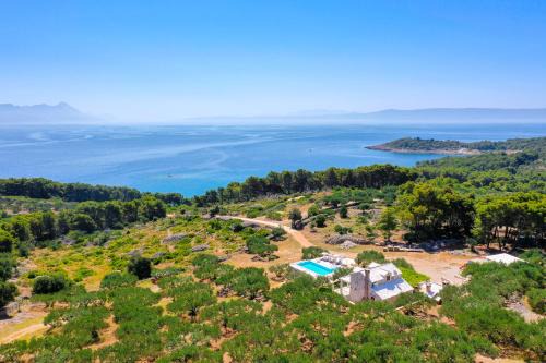 Sumartin Villa | Unique villa in olive field with salted swimming pool-Villa Frida