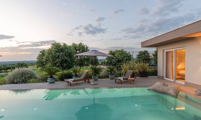 Stranici kod Nove Vasi House | Unique villa with panoramic sea views, pool with counter-current system and salt water