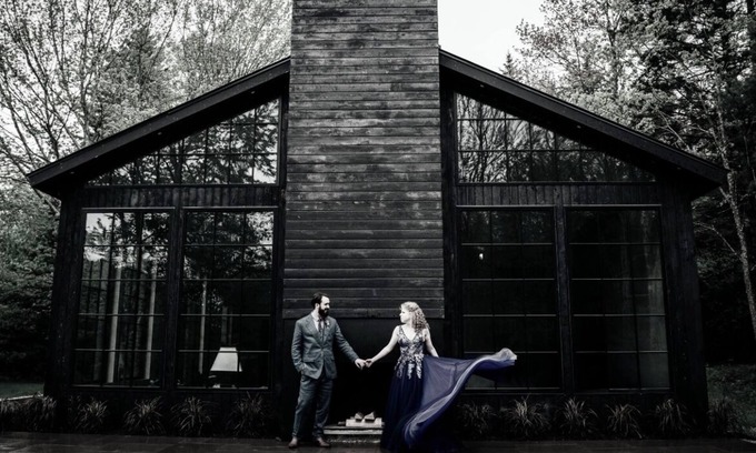 Haines Falls House | Unique wedding venue perched in the mountains with streams and an apple orchard