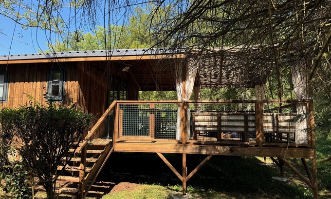 Saint-Astier Cabin | Unique Wood Cabin with Jacuzzi