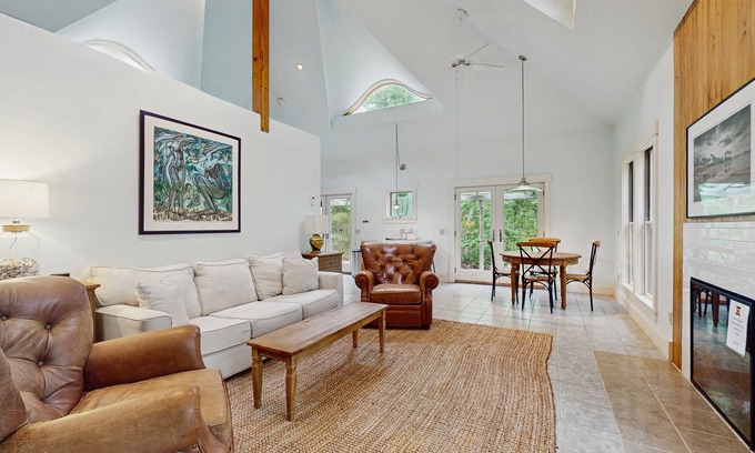 West Tisbury House | Uniquely designed island retreat with fast WiFi & private W/D - dogs welcome