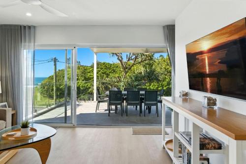Point Arkwright Apartment | Unit 2 Beach Gallery