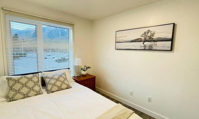 Town Centre Apartment | Unit #204 Cozy Mountain View 2BR in Canmore Downtown