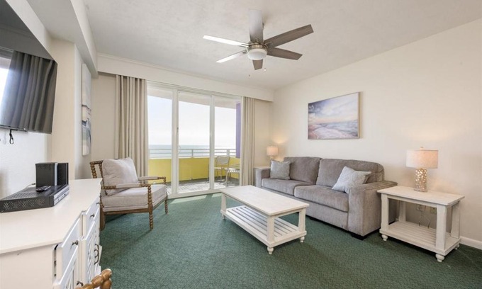 Daytona Beach Apartment | Unit 809 Ocean Walk - 1 Bedroom Ocean Front
