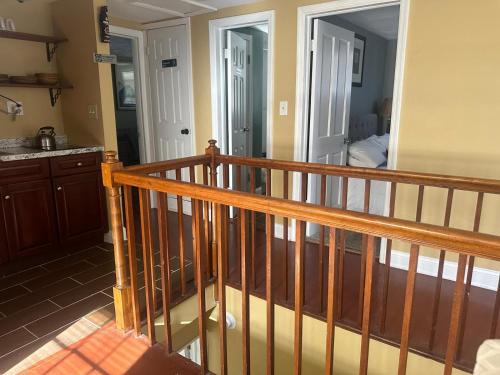 Seat Pleasant Apartment | Unit-A Gorgeous private suite near metro train station and Washington DC