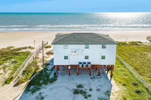 Surfside Beach House | Unobstructed Oceanfront SPECKLED TROUT Unit 5 Beach Pad!