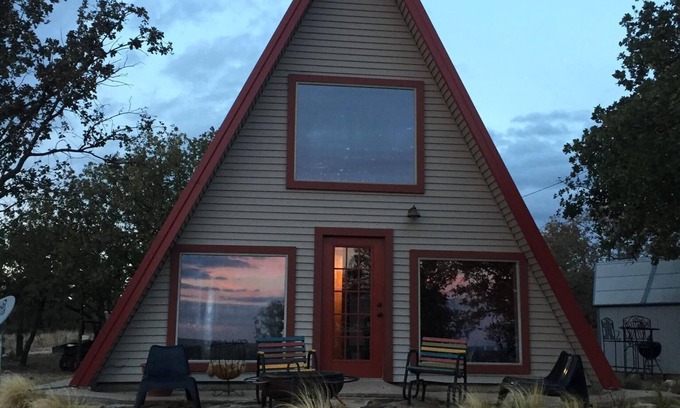 Graham Cottage | Unplug in nature ! Lake crashers yoga lovers , sunset watchers