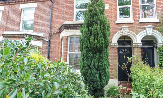 Norwich Cottage | UNTHANK COTTAGE, pet friendly, character holiday cottage in Norwich