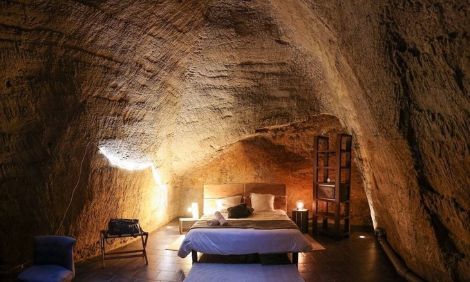 Doue-la-Fontaine Apartment | Unusual Getaway in a Troglodyte Home