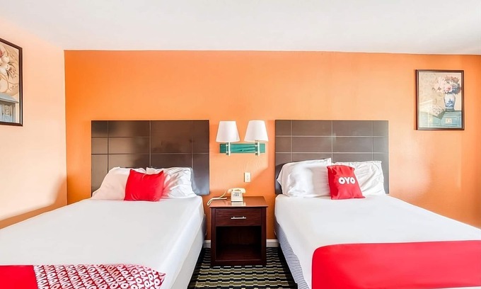 Channelview Hotel | Unwind and Explore! 4 Relaxing Units, Free Parking, Pet-friendly Property!
