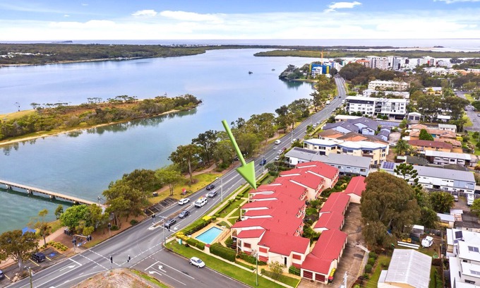 Maroochydore Apartment | Unwind by the River - Your Waterfront Holiday Oasis