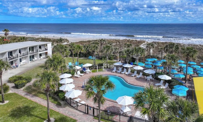 Jacksonville Hotel | Unwind in Serene Oceanfront Room Close to Local Attractions & Dining with Pool