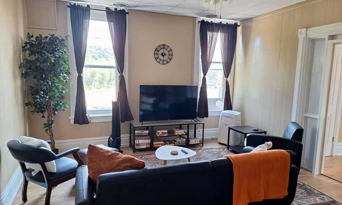 Reno Apartment | Updated 2-bedroom apartment with WiFi, Walkable, Nice Views