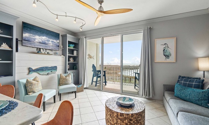 Dauphin Island Condo | Updated Beachfront Condo~Turtles Nest, East