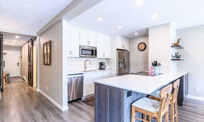 Four O'Clock Condo | Updated Condo; Walk to town, Slopes or Hiking