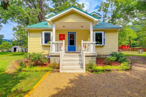 Damascus House | Updated Damascus Cottage on Appalachian Trail!