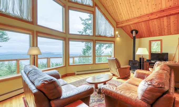 Rosario House | Updated Eastsound home w/million dollar views