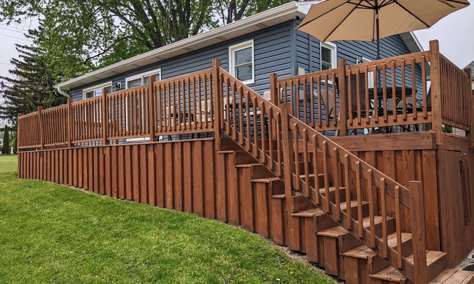 Merrimac House | Updated home w/lake views across from Lake WI!