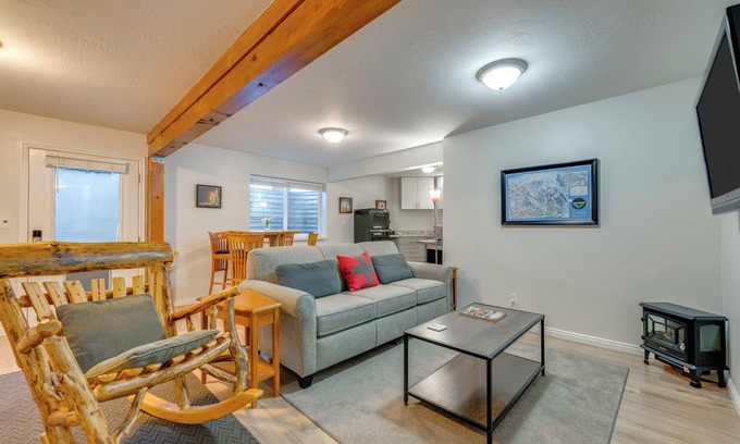 Sandy Apartment | Updated Home w/Mtn Views: 8 Mi to Snowbird Resort